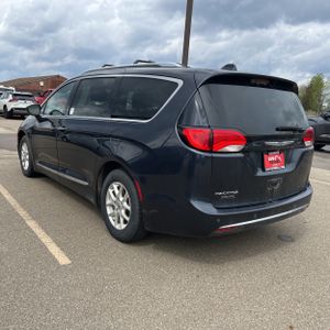 CHRYSLER PACIFICA TOURING L - 5