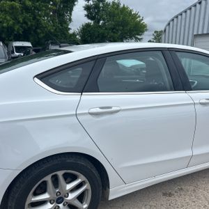 FORD FUSION SE - 8