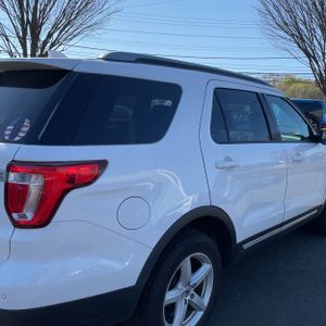 FORD EXPLORER XLT - 9