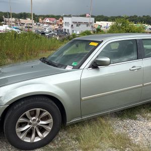صورة 2 لـ 2006 Chrysler 300 TOURING