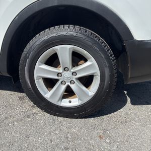 2014 Toyota RAV4 XLE 照片 18