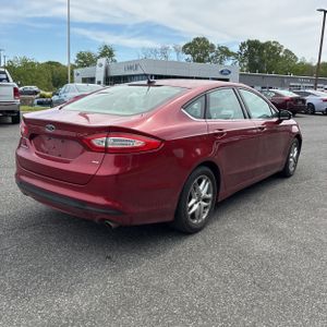 FORD FUSION SE - 8