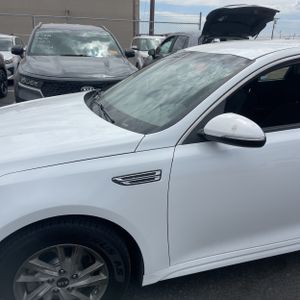2019 KIA OPTIMA LX photo 2