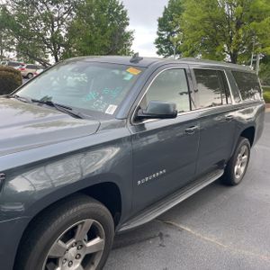 CHEVROLET SUBURBAN LT - 2