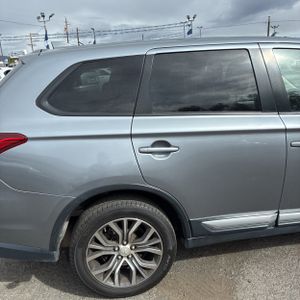 MITSUBISHI OUTLANDER ES - 9