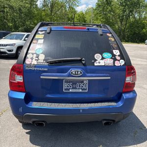 KIA SPORTAGE LX - 7