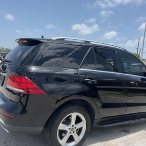 صورة 9 لـ 2018 Mercedes-BENZ GLE