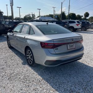 صورة 5 لـ 2025 Volkswagen JETTA SE