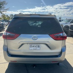 2020 Toyota SIENNA XLE 8-PASSENGER 照片 7