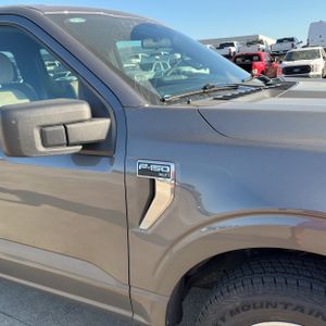 صورة مصغرة 13 لـ 2023 FORD F-150 XLT
