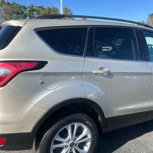 FORD ESCAPE SE - 9