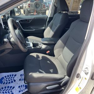 صورة مصغرة 32 لـ 2024 Toyota RAV4 LE