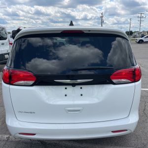 صورة 7 لـ 2024 Chrysler VOYAGER LX