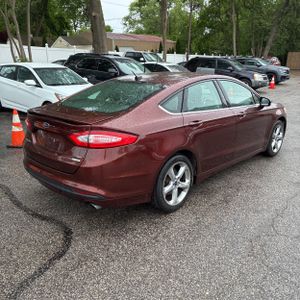 FORD FUSION SE - 8