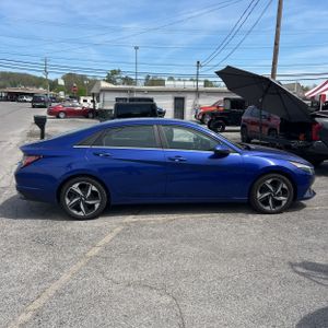 HYUNDAI ELANTRA HYBRID LIMITED - 10