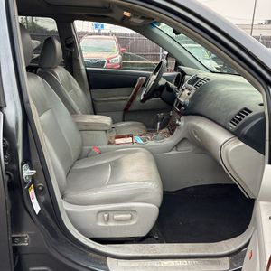 صورة مصغرة 32 لـ 2013 Toyota HIGHLANDER LIMITED