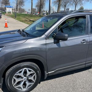 SUBARU FORESTER PREMIUM - 2