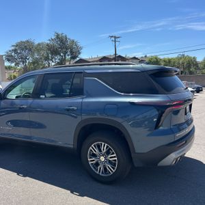 2024 Chevrolet TRAVERSE LT — фото 6