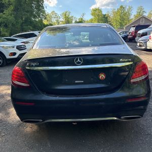 MERCEDES-BENZ E-CLASS - 7