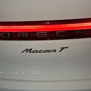2023 Porsche MACAN T — миниатюра 23
