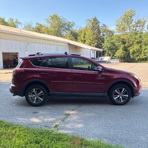 2018 Toyota RAV4 XLE — фото 10