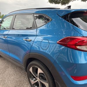 HYUNDAI TUCSON LIMITED - 6