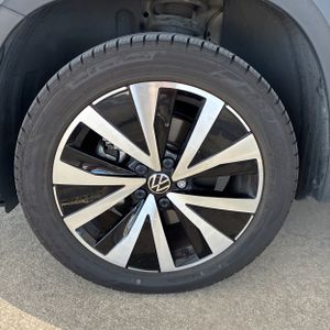 صورة 17 لـ 2024 Volkswagen TAOS SE