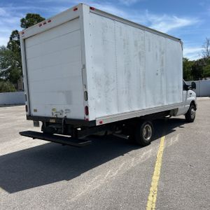 FORD E-350 CUTAWAY - 8