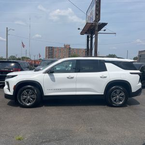 2024 Chevrolet TRAVERSE LT — фото 3