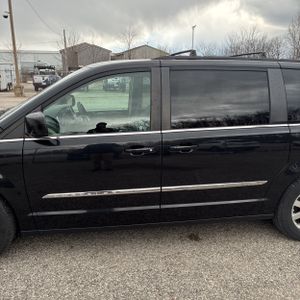 CHRYSLER TOWN AND COUNTRY TOURING - 4
