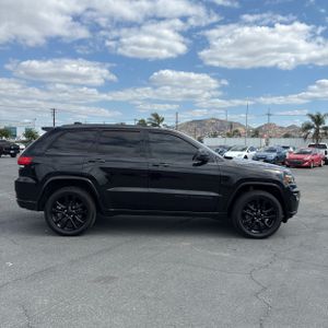 JEEP GRAND CHEROKEE - 10