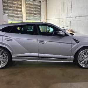 2025 Lamborghini URUS SE — миниатюра 11