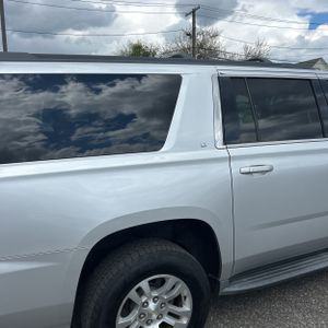 CHEVROLET SUBURBAN LT - 8