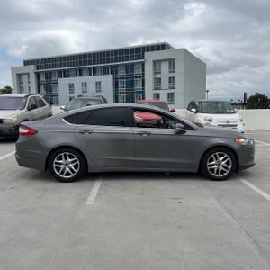 FORD FUSION SE - 10