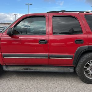 CHEVROLET TAHOE LS - 4