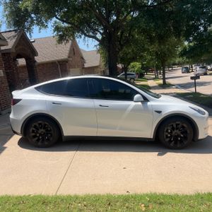 TESLA MODEL Y LONG RANGE - 10