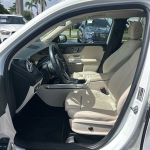 2022 Mercedes-BENZ GLB — миниатюра 32