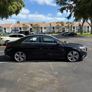 MERCEDES-BENZ CLA - 10