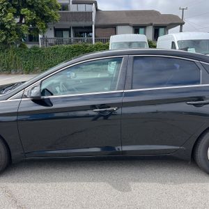 صورة 4 لـ 2017 Hyundai SONATA SE