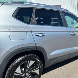 صورة 9 لـ 2025 Volkswagen TAOS SE 4MOTION