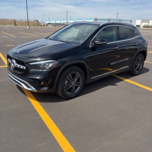 MERCEDES-BENZ GLA - 1