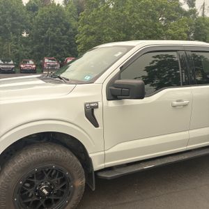 2022 FORD F-150 XLT photo 2