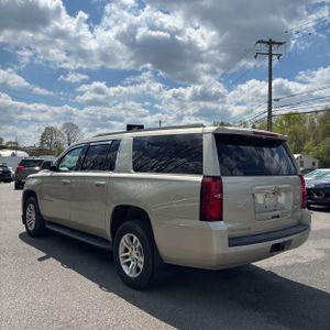 CHEVROLET SUBURBAN LT - 3