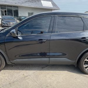 FORD ESCAPE HYBRID SE - 4