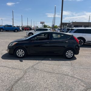 HYUNDAI ACCENT SE - 3