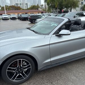 FORD MUSTANG ECOBOOST PREMIUM - 2