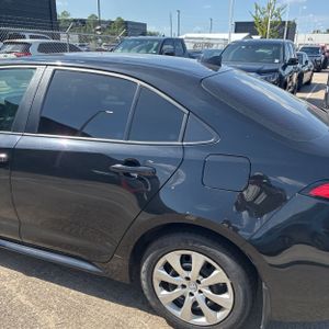 2025 Toyota COROLLA LE photo 6
