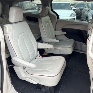 2017 Chrysler PACIFICA LIMITED — миниатюра 35