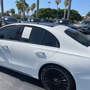 صورة 6 لـ 2024 Mercedes-BENZ E 350