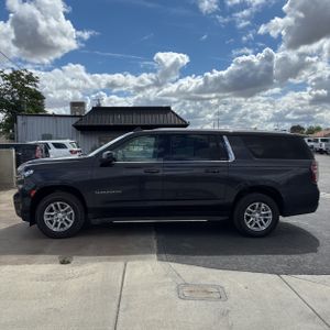 CHEVROLET SUBURBAN LT - 3